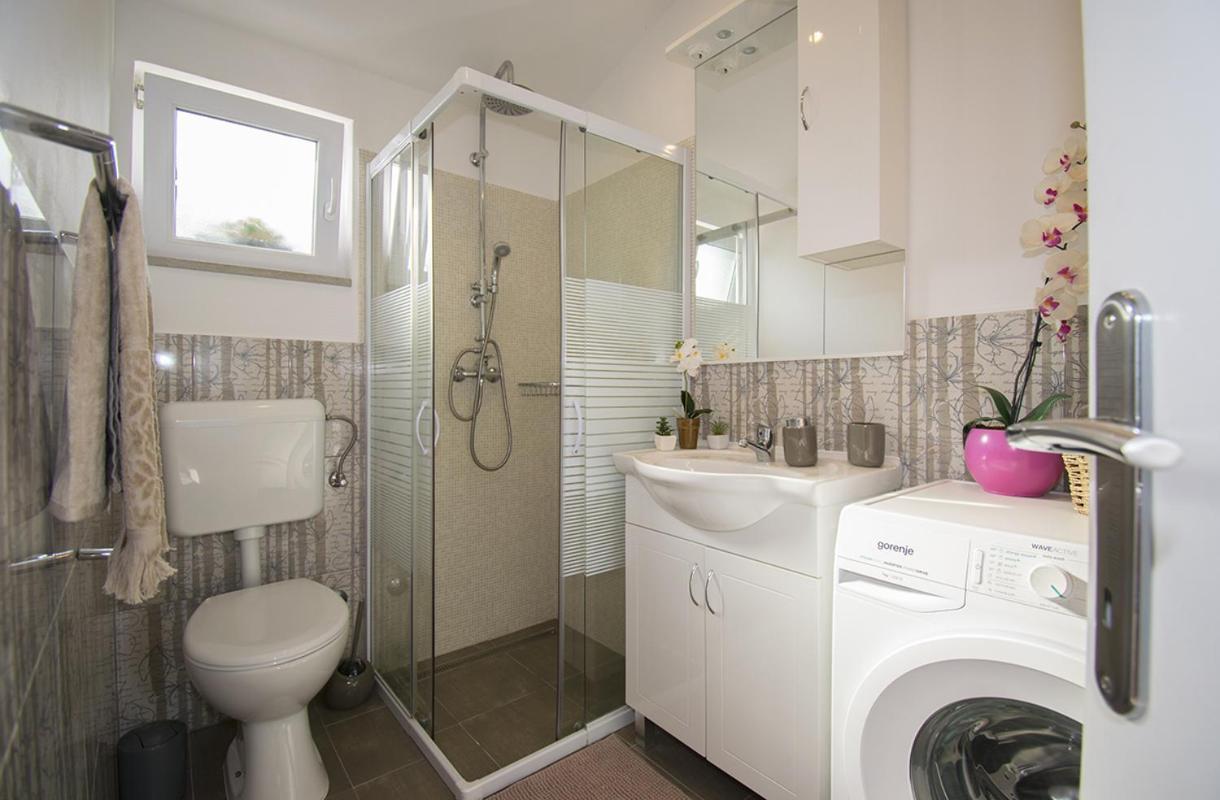 Apartment Edera, Near The Town In A Quiet Location 罗维尼 外观 照片